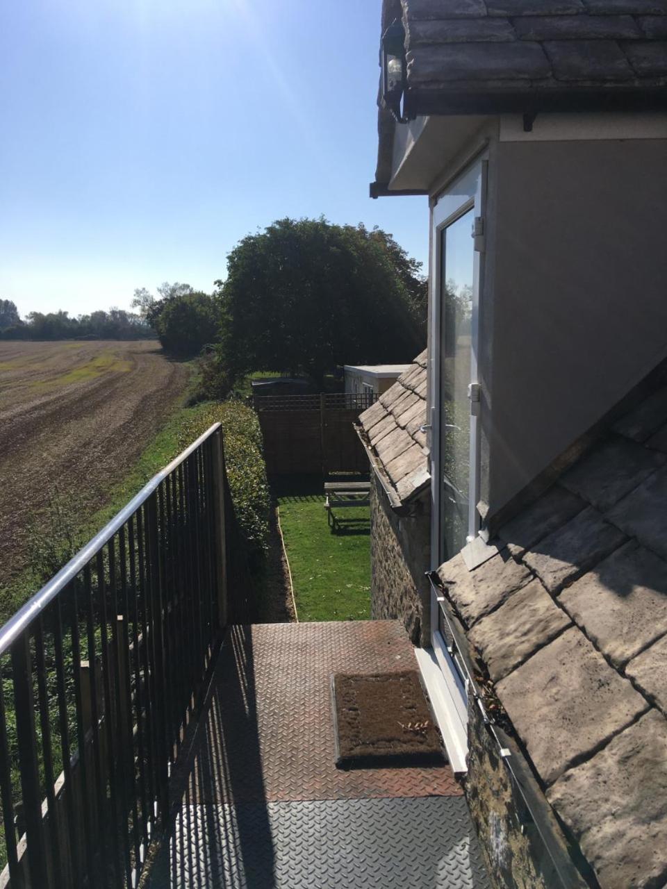 The Old Spotted Cow Marston Meysey Exterior foto